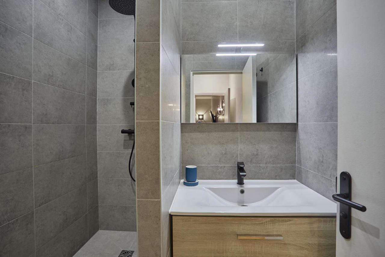Apartment Center Of Paris By Studio Prestige Экстерьер фото